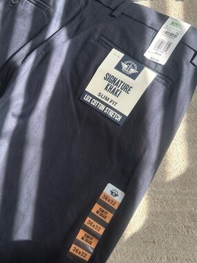 NWT Dockers Signature Khaki Pants Men 36x32 Navy Blue Classic Slim Fit No Crease